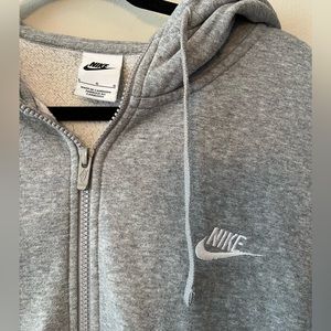 NIKE ZIP UP HOODIE SWEATER